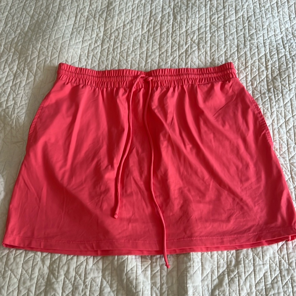 EUC Tommy Bahama Skirt with POCKETS